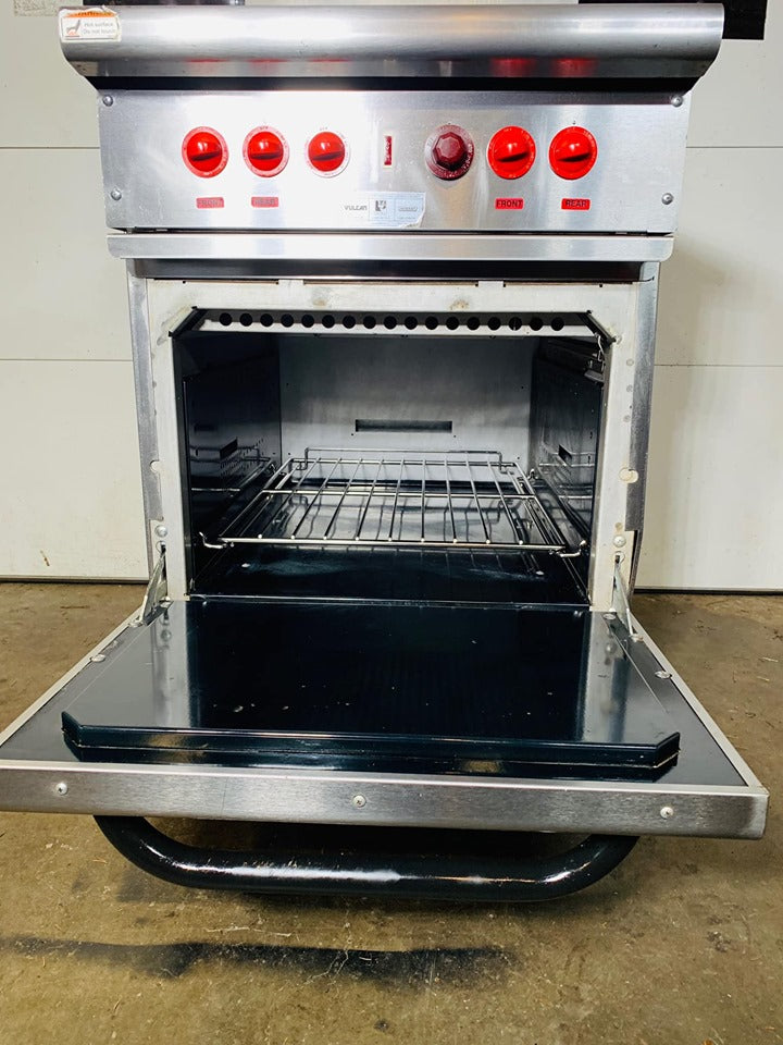 Vulcan EV24S-4FP2403 Endurance Series 4 Burner 24 Electric Range with Oven  Base - 240V, 13 kW