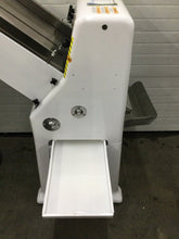 Load image into Gallery viewer, Oliver 797-32NC Commercial Bread Slicer Fully Refurbished!