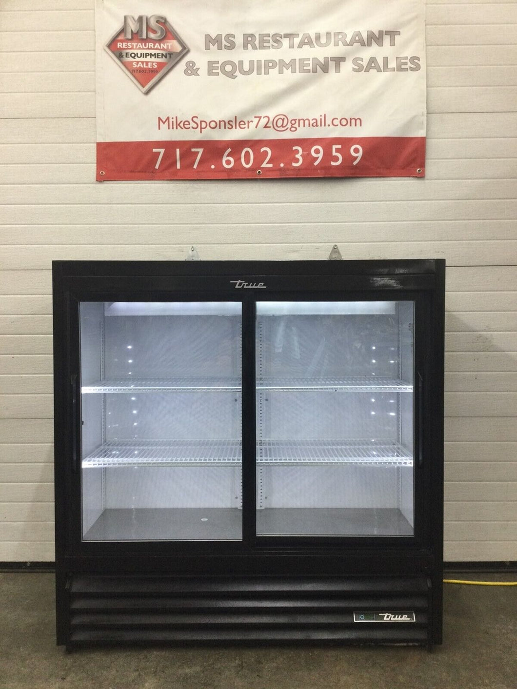 True GDM-41SL-48-HC-LD 46” Refrigerator Merchandiser, 2 Sliding Glass Doors 115v