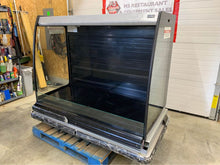 Load image into Gallery viewer, Hussmann Commercial Refrigerated Display Case Model #IM-05-E5EC Tested &amp; Working