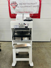 Load image into Gallery viewer, Oliver 797-32NC Gravity Feed Bread Loaf 1/2” Slicer Refurbished!