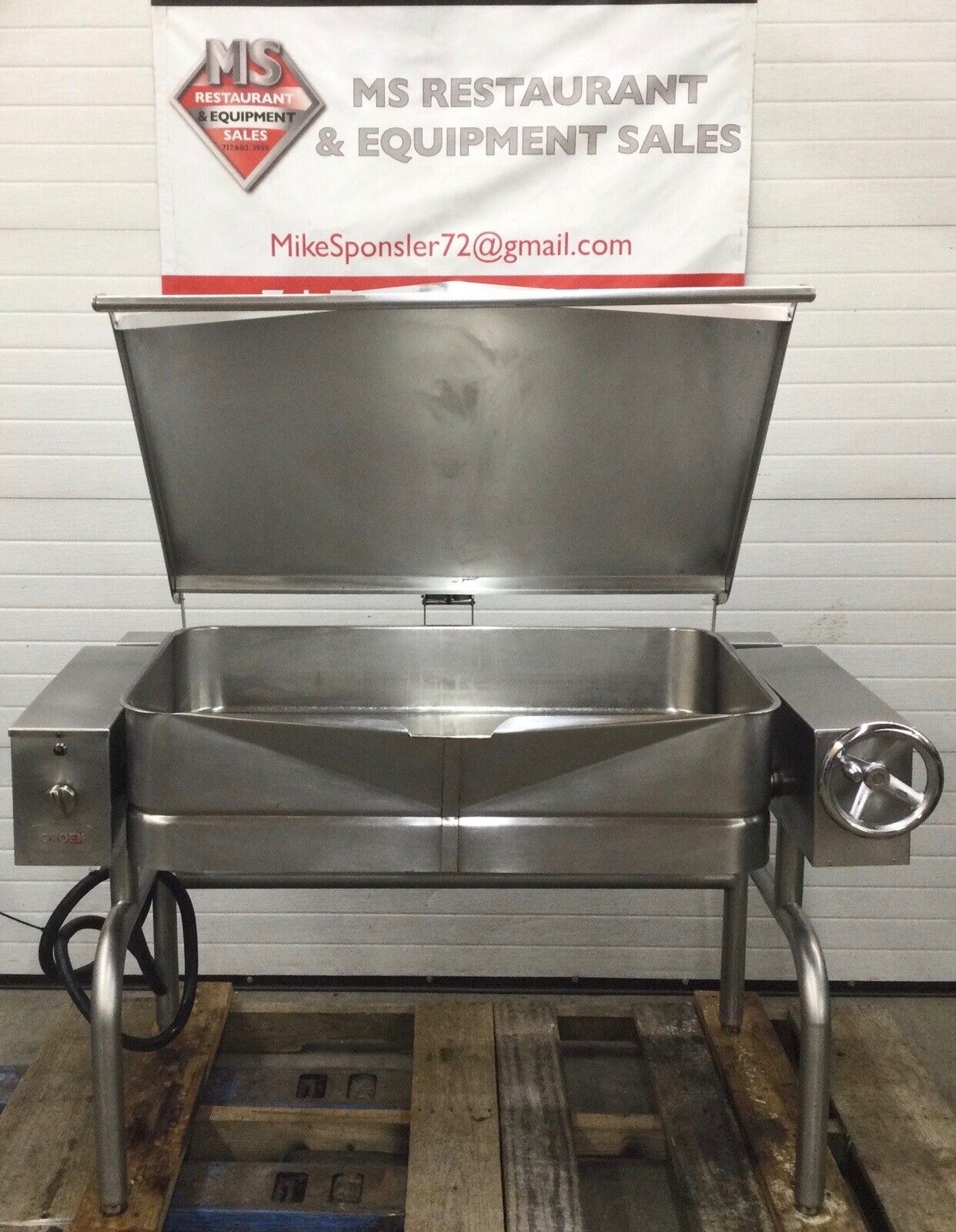 Used Groen BPM-40E 40 Gallon Electric Tilt Skillet Braising Pan From School