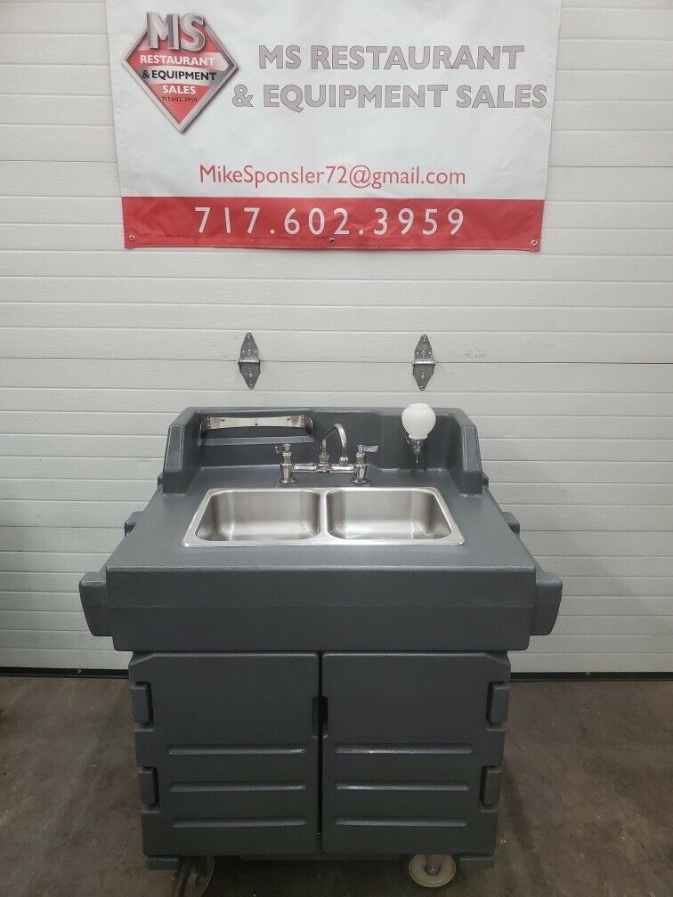 Cambro KSC402 45 1/2” H Portable Sink Cart w/ (2) 4”D Bowls, Hot Water